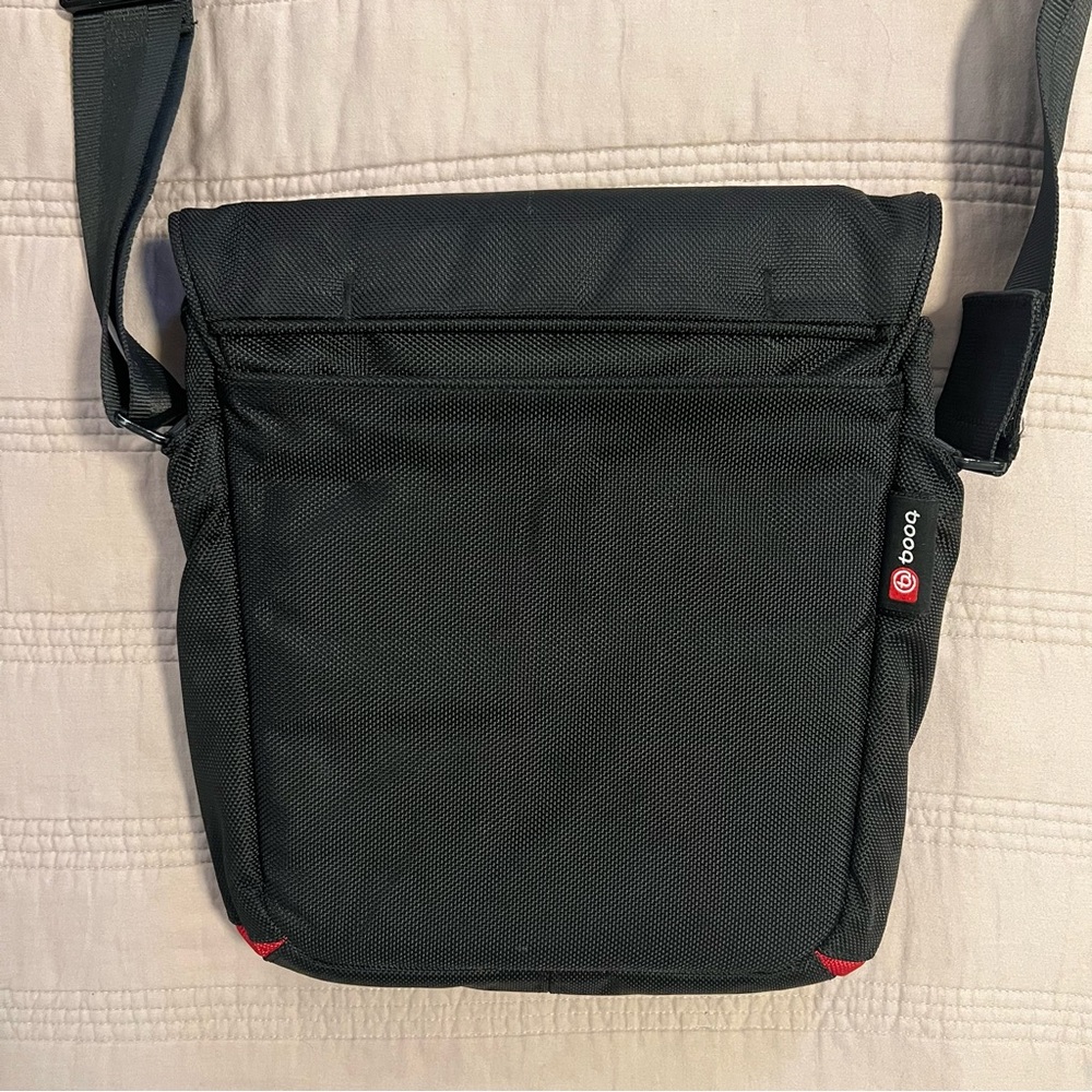 booq Black MacBook Messenger Bag with Red Accents - Picture 5 of 6